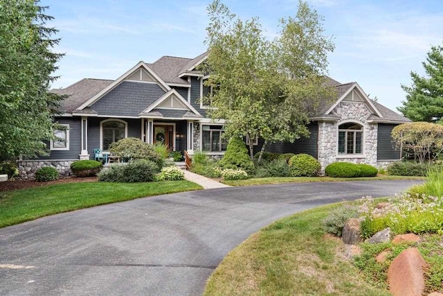 view of front of house with a front yard