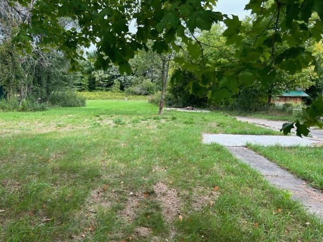 6457 State St, Pellston, MI 49769