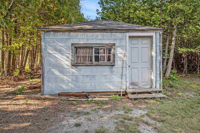 view of outbuilding