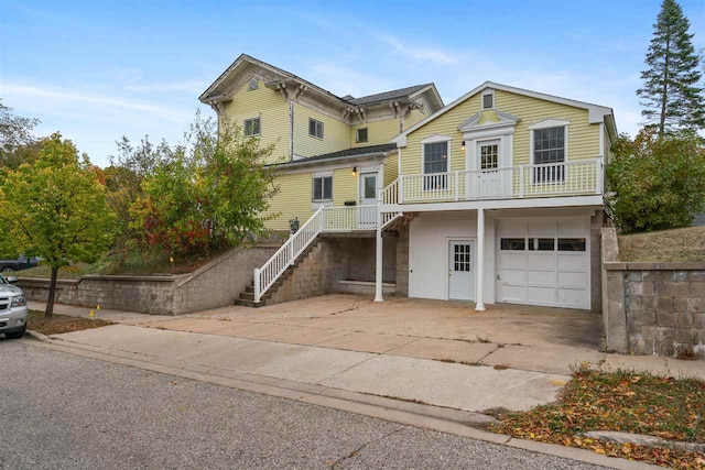 view of front of house featuring a garage