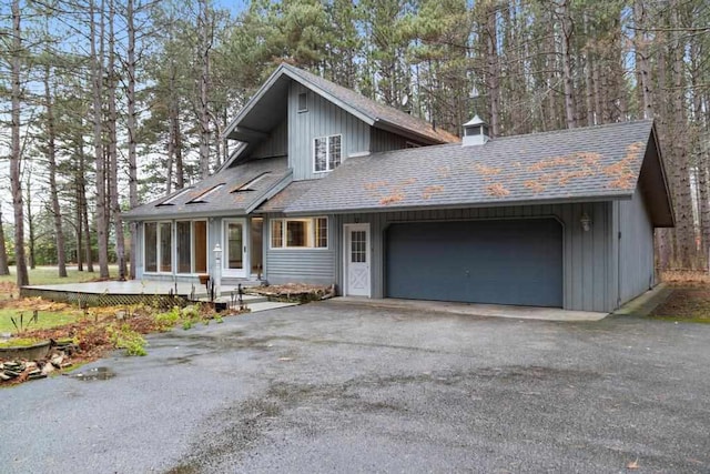view of front of property featuring a garage