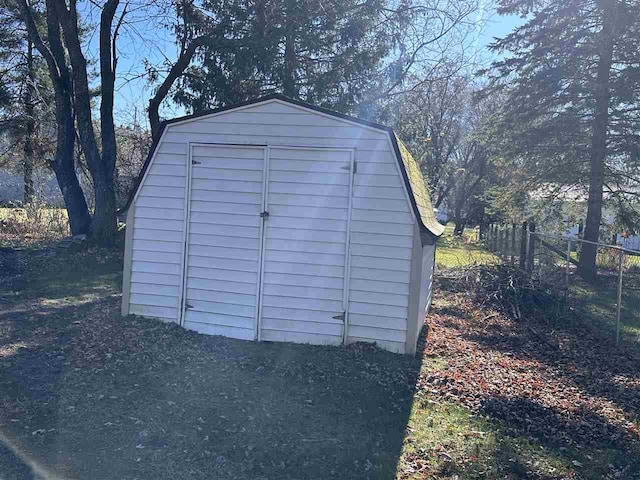 view of outbuilding