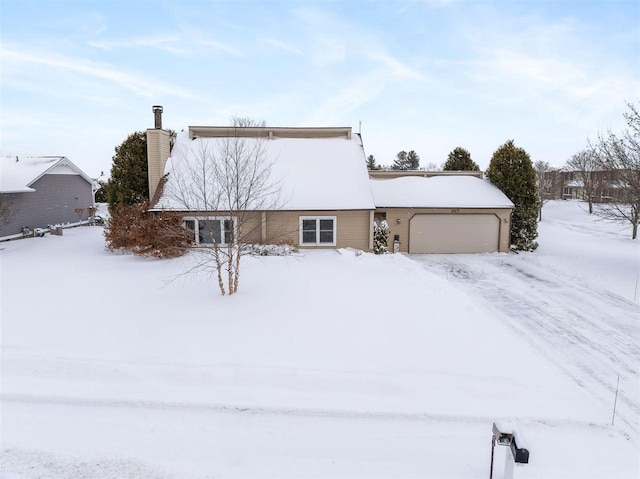 view of front facade with a garage