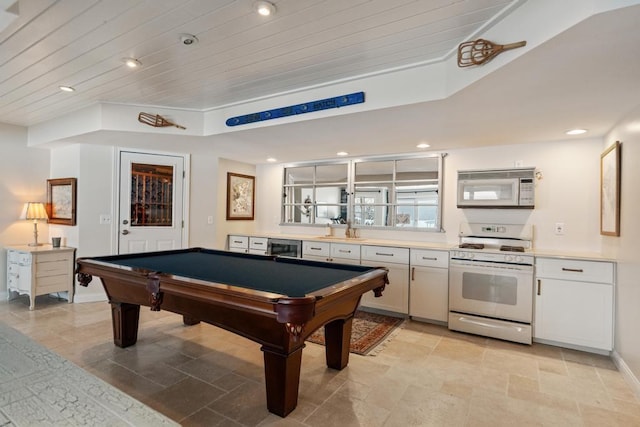 playroom with crown molding, sink, pool table, and wooden ceiling