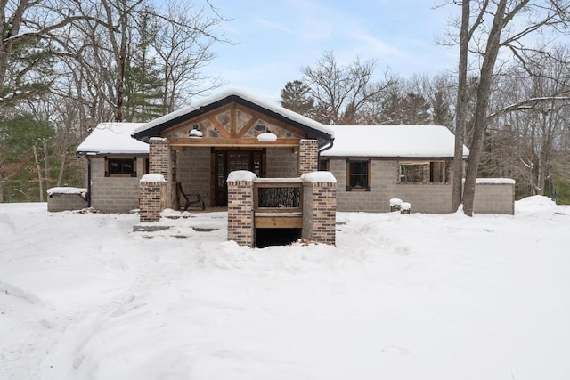 view of front of property