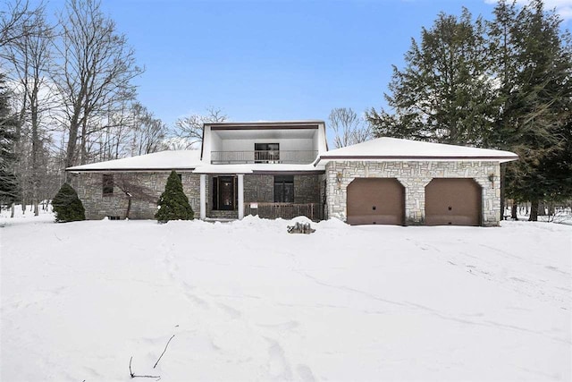 view of front of house with a garage