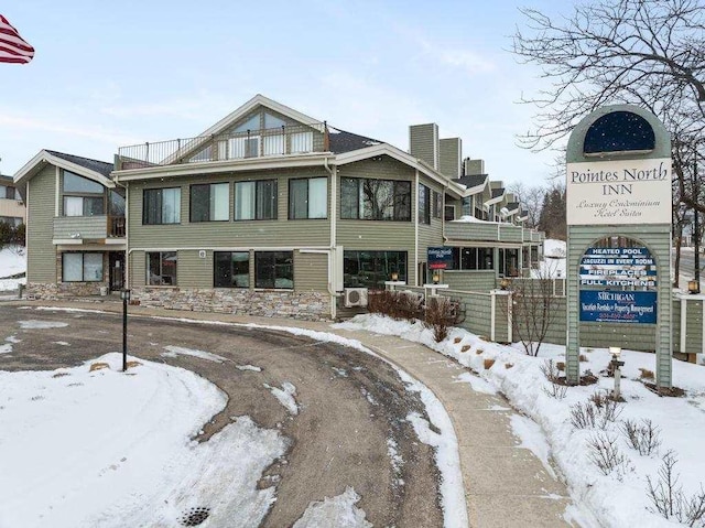 101 Michigan Ave Unit 103, Charlevoix, MI 49720 - view of front of property