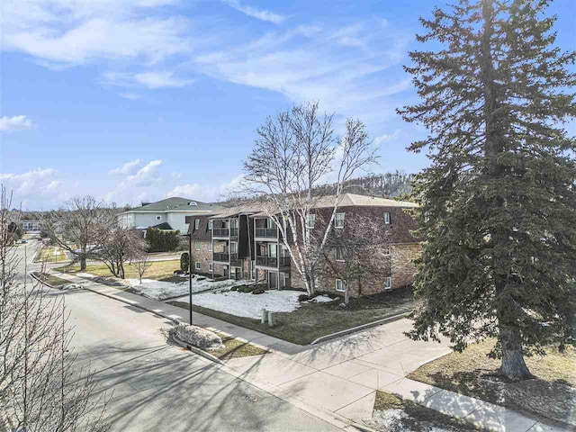 view of front of house featuring driveway