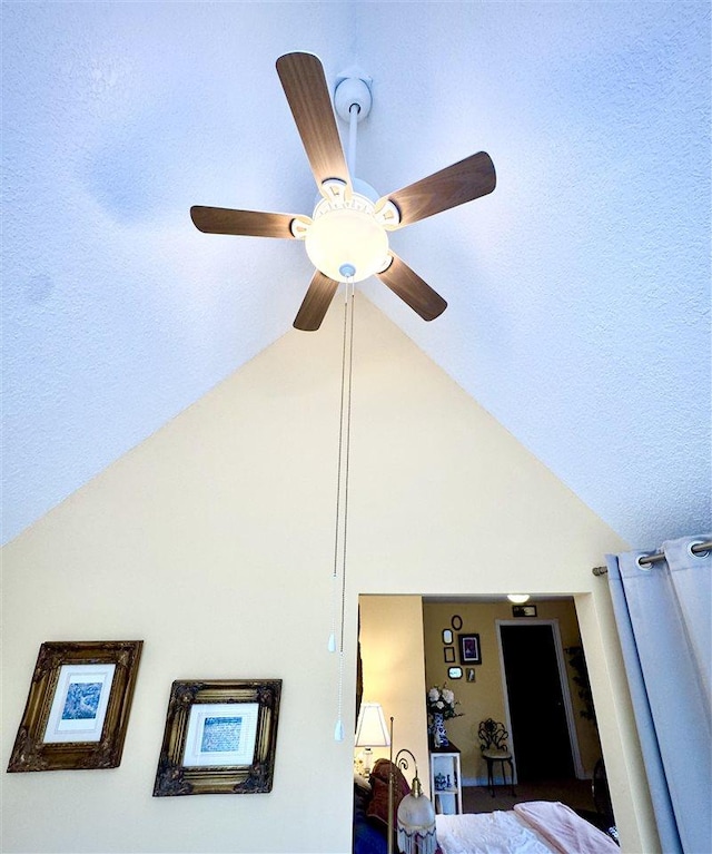 room details featuring a ceiling fan