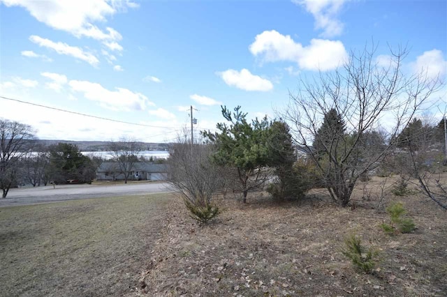 107 Lakeview Dr, East Jordan, MI 49727