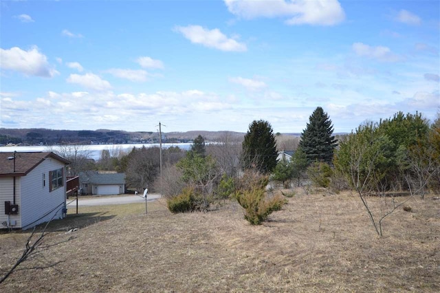 107 Lakeview Dr, East Jordan, MI 49727