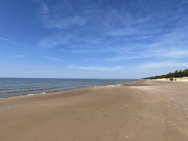 W Top O The Lake Rd, Gulliver, MI 49840