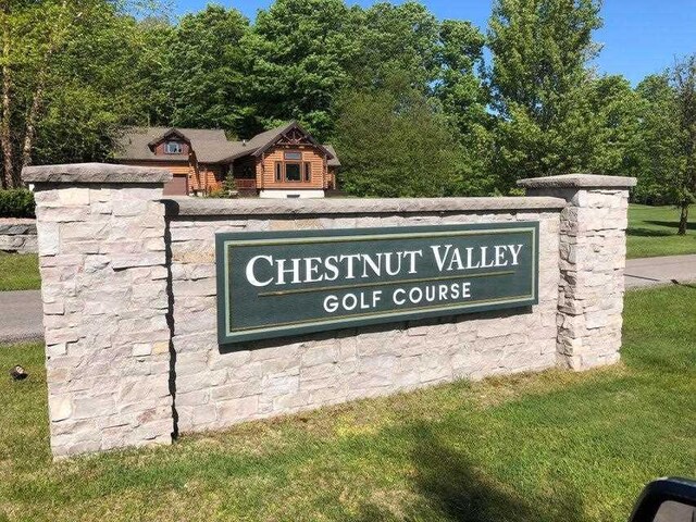 19751995 Clubhouse Dr, Harbor Springs, MI 49740