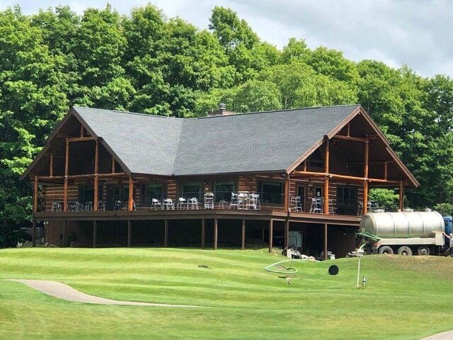 19751995 Clubhouse Dr, Harbor Springs, MI 49740
