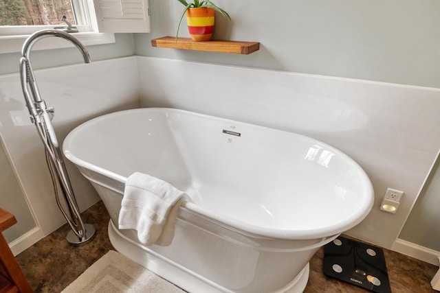 8913 Horseshoe Dr, Harbor Springs, MI 49740 - full bath with a soaking tub