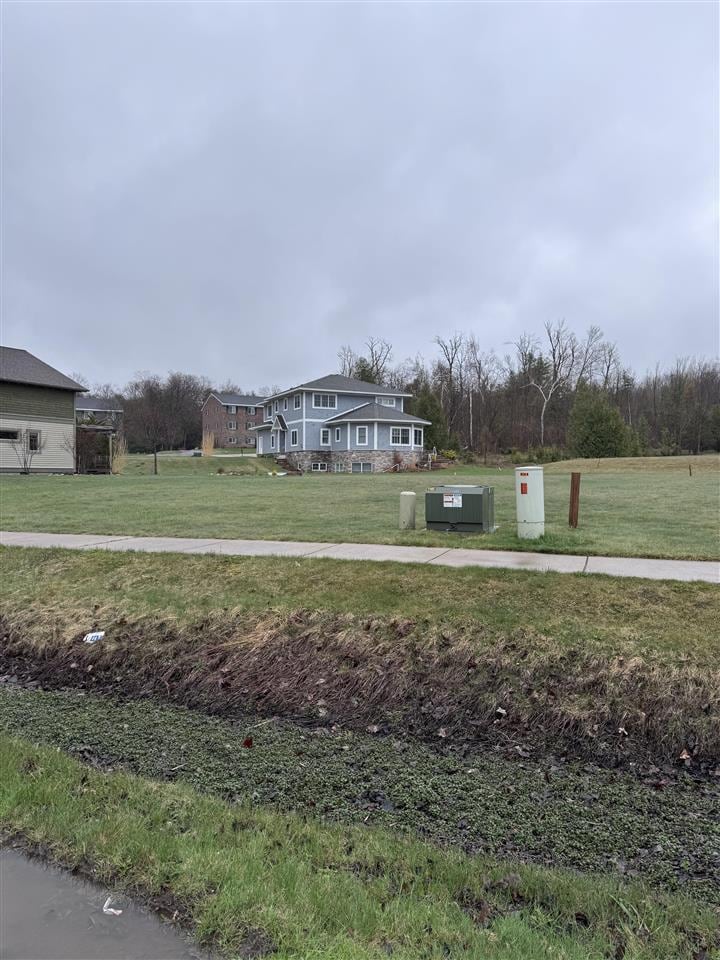 910 Arlington, Petoskey, MI 49770