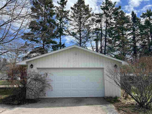 view of detached garage