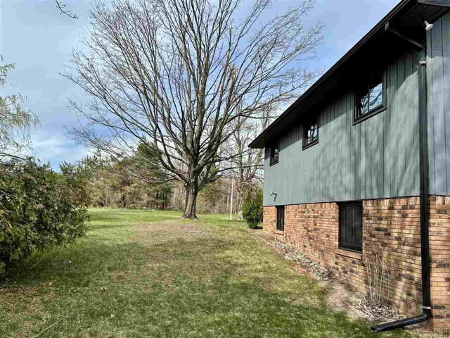 view of grassy yard
