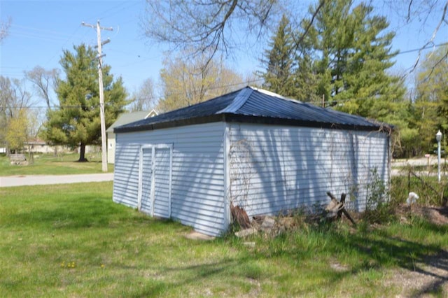view of outdoor structure with an outdoor structure
