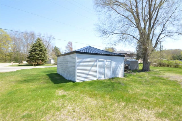 view of outdoor structure with an outdoor structure