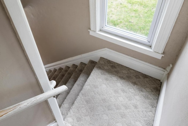 612 E Mitchell St, Petoskey, MI 49770 - view of stairway