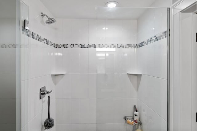 917 Grove St, Petoskey, MI 49770 - bathroom with tiled shower