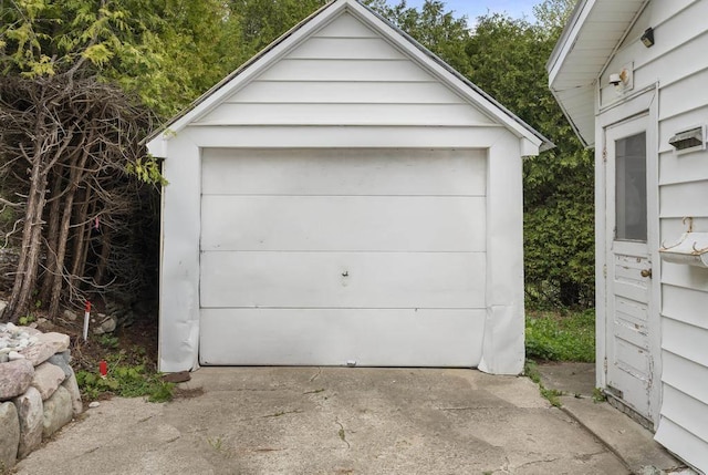 1117 E Mitchell St, Petoskey, MI 49770 - view of garage