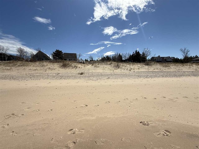 8439 Sturgeon Bay Dr, Harbor Springs, MI 49740