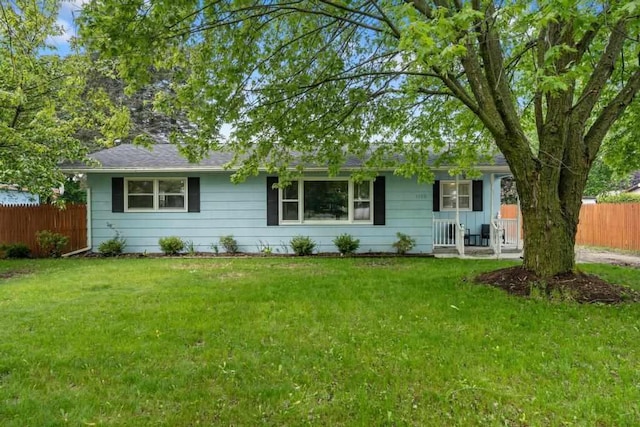 1105 Grant St, Charlevoix, MI 49720 - single story home with covered porch