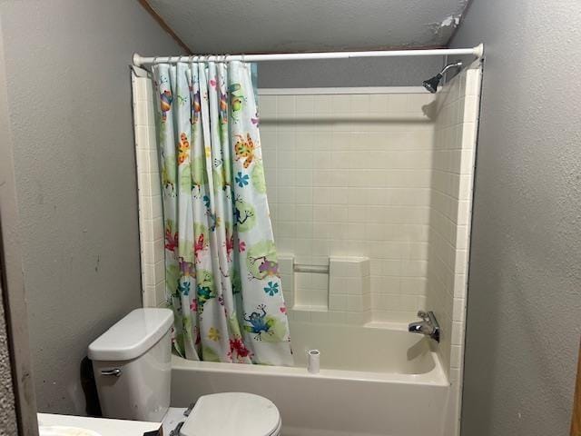 9540 Pickerel Lake Rd, Petoskey, MI 49770 - bathroom with a textured wall, shower / bath combo, and vanity