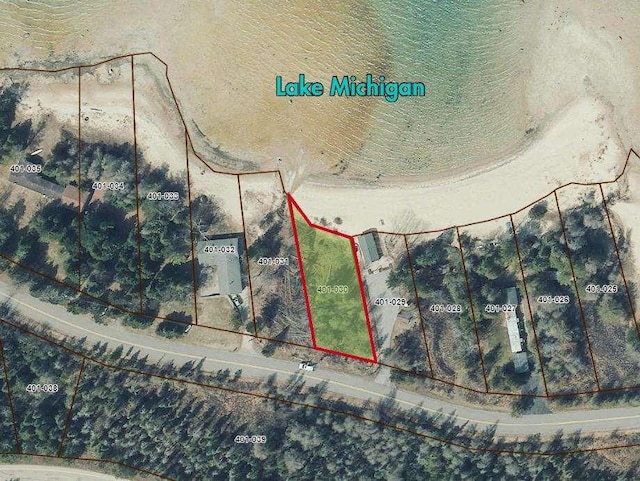 3753 Pointe Dr, Carp Lake, MI 49718