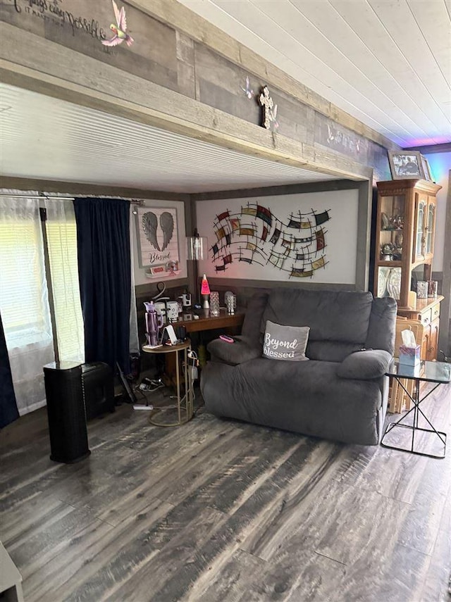 6515 Pincherry Rd, Charlevoix, MI 49720 - living area with wood finished floors