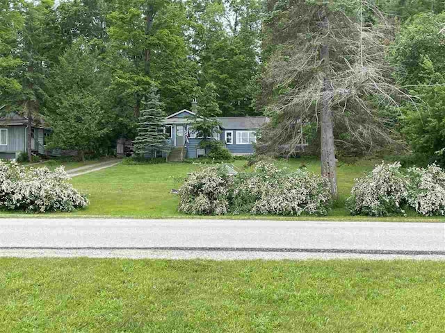 5272 Indian Garden Rd, Petoskey, MI 49770 - view of green lawn