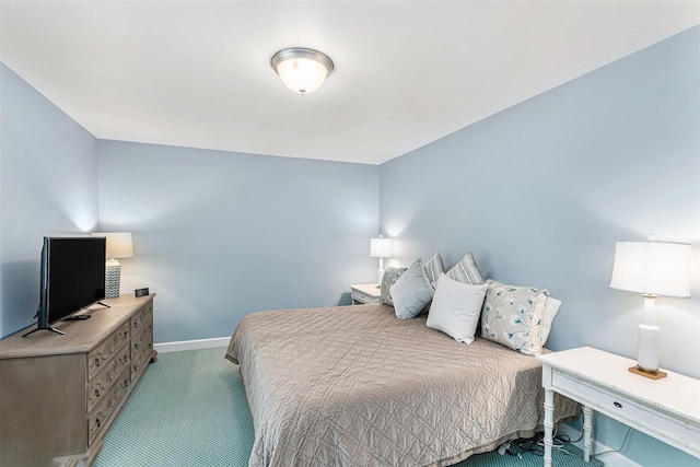 1835 Bluffs Edge, Harbor Springs, MI 49740 - bedroom featuring carpet and baseboards