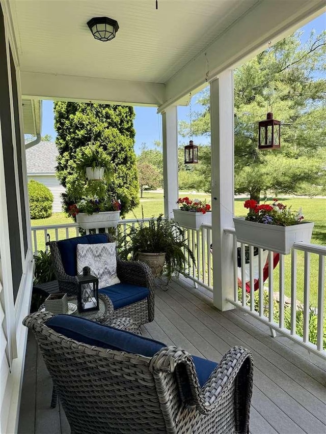 7570 Bay Meadow Dr, Harbor Springs, MI 49740 - view of porch