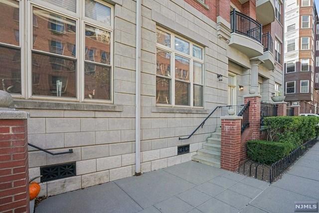 Listing photo 3 for 15 Warren St Unit 102, Jersey City NJ 07302