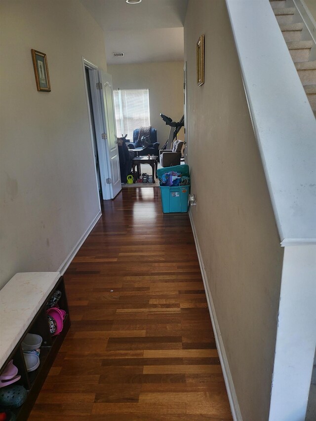 359 Edgemont Ave, Spartanburg, SC 29301 - hallway with wood finished floors