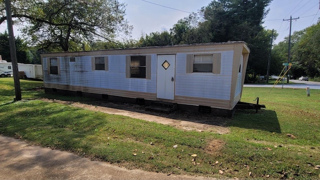 1210 Upper Valley Falls Rd, Boiling Springs, SC 29316 - view of front of house featuring entry steps, a front lawn, and crawl space