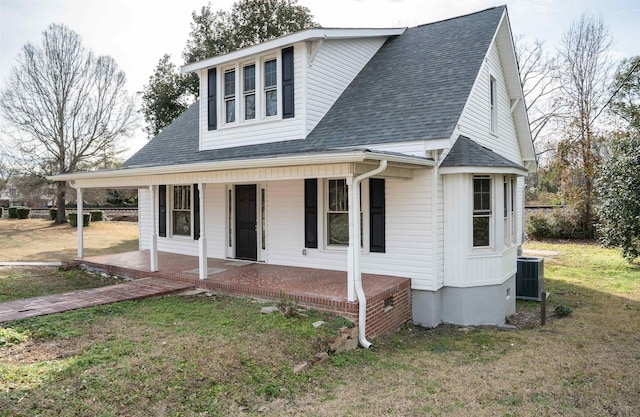 708 E Main St, Union, SC 29379 - view of front of property featuring roof with shingles, covered porch, and a front yard
