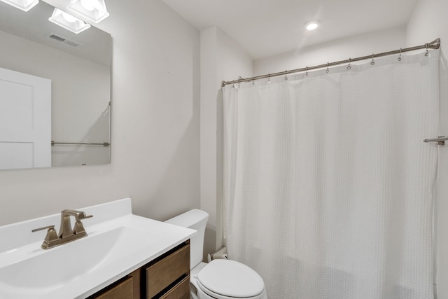 2068 Wexley Dr, Boiling Springs, SC 29316 - bathroom with vanity, a shower with shower curtain, and recessed lighting