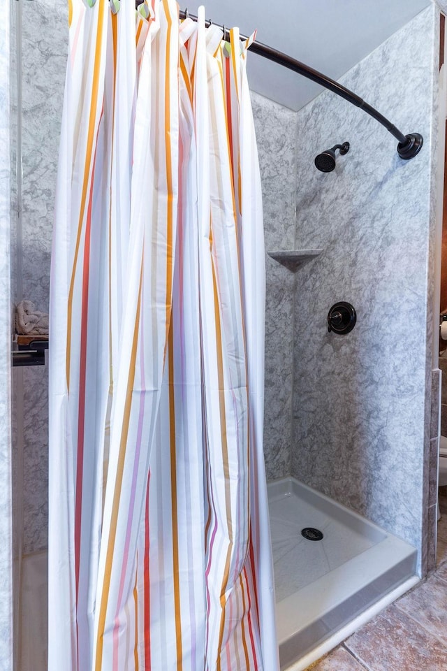 1109 Hemlock Dr, Shelby, NC 28150 - full bathroom featuring a stall shower