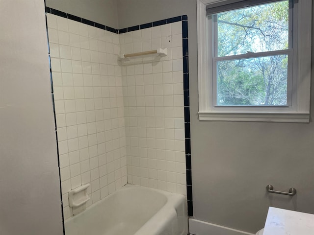 126 White Oak Rd, Spartanburg, SC 29301 - full bathroom featuring healthy amount of natural light and shower / bath combination