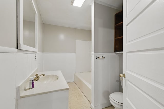 207 Streamside Dr, Chesnee, SC 29323 - bathroom with a bathtub and vanity