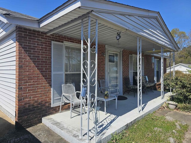 111 Jasmine Dr, Gaffney, SC 29341 - photo 2