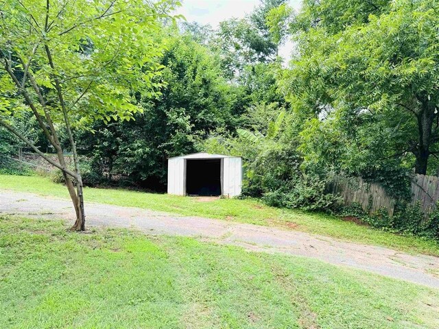 124 N Brookdale Dr, Spartanburg, SC 29303 - photo 23