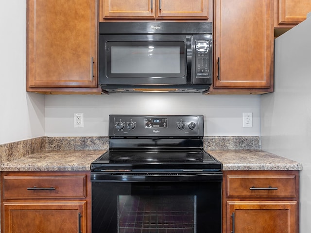 311 Hayfield Ct, Boiling Springs, SC 29316 - kitchen with black appliances