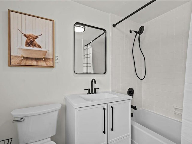 207 Bartlett St, Mauldin, SC 29662 - bathroom with vanity and shower / bath combo with shower curtain