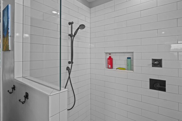 270 Watkins Rd, Campobello, SC 29322 - full bath with a tile shower