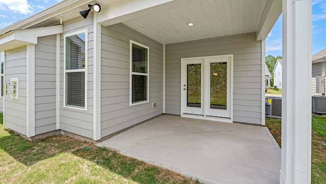 310 Fiery Rd, Mauldin, SC 29607 - property entrance with a patio area and a lawn