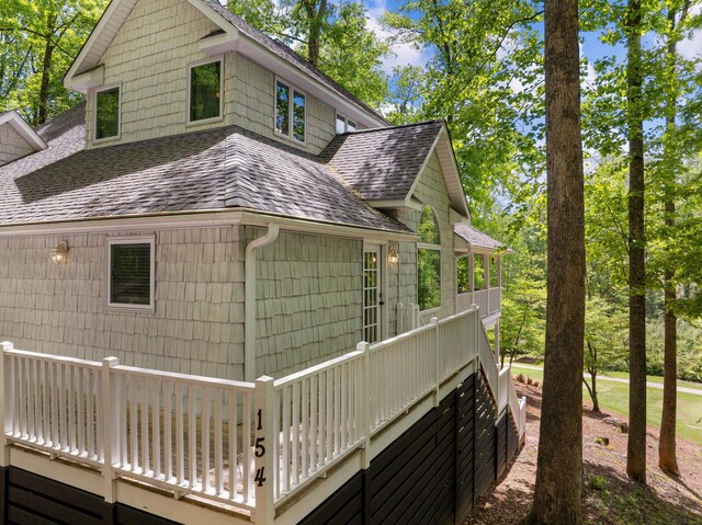 154 Broken Bow Run, Pickens, SC 29671 - view of side of property featuring a shingled roof and a wooden deck